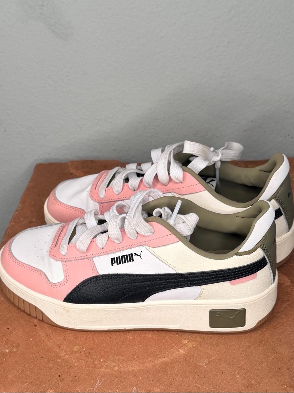 Puma Carina Street Sneakers nwot - Picture 5 of 7